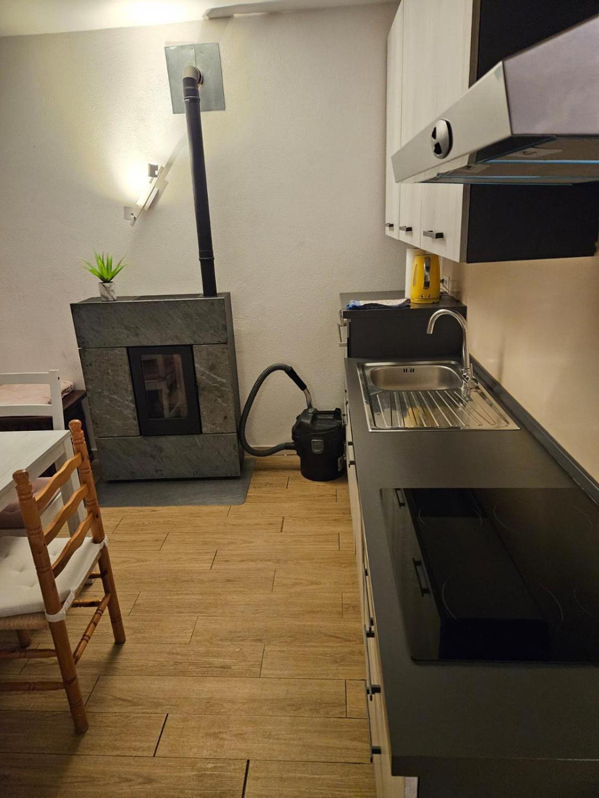 Airolo With Private Parking Apartment Екстериор снимка