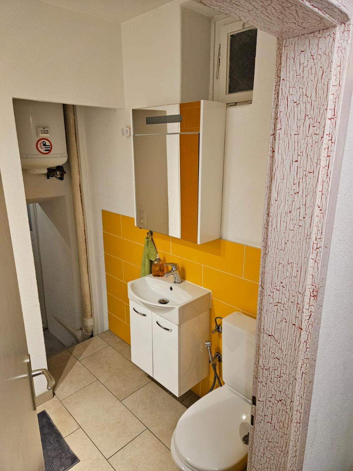 Airolo With Private Parking Apartment Екстериор снимка